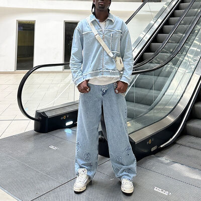 Harga yang bagus Pabrik Pakaian Custom Denim Sweatsuits Distressed Design Jaket dan Straight Baggy Loose Jean Mens Sweatpants Tracksuit on line