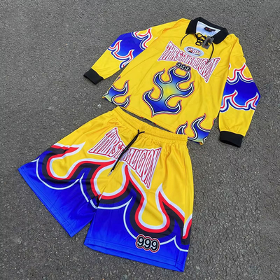 kupować Specjalistyczni Joggerzy Poliaester Letni Krótki Zestaw Koszykówka Piłka Nożna Płomień Digital Print Mężczyźni Długie rękawy T-shirt i szorty Zestaw Mężczyźni produkcja online