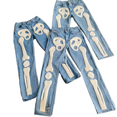 kaufen OEM Neugestaltet Custom Knochenchenchenille Stickerei Männer Jeans Hosen Casual Blaue Sweatpants Pantalones De Hombre Jeans Online-Herstellung