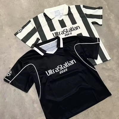 kaufen Custom Logo Streifen Retro Club Team Training Uniform Fußball Shirt Sportwear Fußball Wear Retro Fußball Jersey Herren T-Shirts Online-Herstellung