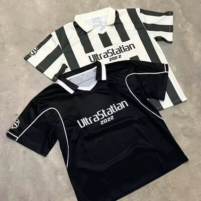 購入 カスタムロゴ ストライプ レトロ クラブ チーム 制服 トレーニング サッカー シャツ スポーツ ウェア サッカー ウェア レトロ サッカー シャツ 男性Tシャツ オンライン製造