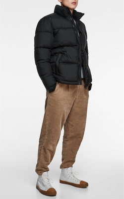 Custom Mens Black Polyester Outdoor Puffer Jacket for Winter