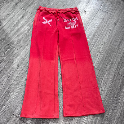 ซื้อ กางเกงวอร์มทรง Flare พิมพ์ลาย Screen Print โลโก้แบบ Distressed, กางเกง Joggers ทรงหลวม, กางเกงวอร์ม Acid Wash ขากว้าง การผลิตออนไลน์