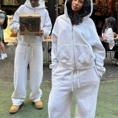 İyi bir fiyat. Özel Jogger Sweatsuit nakış Logo Yazdırma Zip Up Loose Unisex Kısalmış Kapüşonlar Sweatpants Kapüşon Joggers Sokak Giysi Seti çevrimiçi