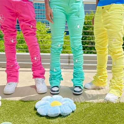 Un bon prix. Les hommes anti-pilling sont des hommes en pantalon de sport surdimensionné, des hommes en jogging, des hommes en vêtements de rue, respirants. en ligne