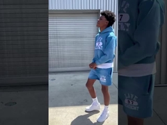 Je vous ai fait un ensemble de shorts et de sweat à capuche