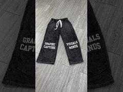 Imprimé à l'écran déchiré sur mesure Laver à l'acide Sweatpants vintage Sac à sacs Longues jambes brodées Vêtements de rue éclairés