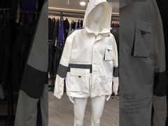 Veste coupe-vent en nylon polyester imperméable avec fermeture éclair dissimulée et blocs de couleurs multi-poches personnalisés